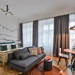 Lazenska N4 Lejlighedshotel