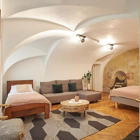Lazenska N4 4* Prague