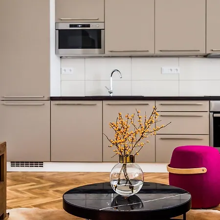 Lazenska N4 Appart hôtel 4*