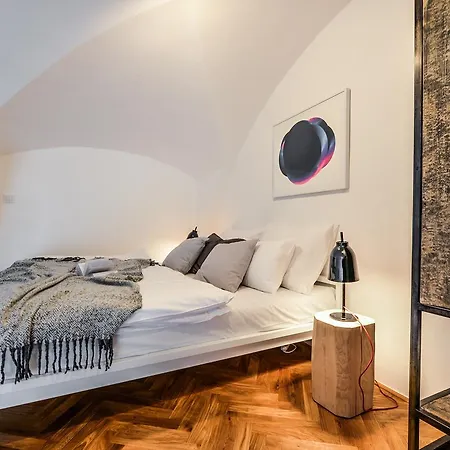 Lazenska N4 布拉格