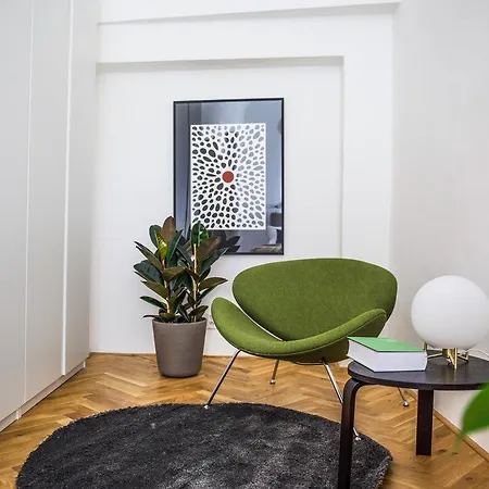 Lazenska N4 Hotel apartamentowy 4*