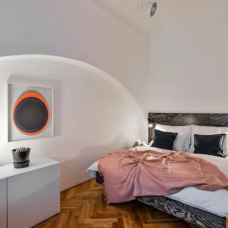 Lazenska N4 Hotel apartamentowy 4*