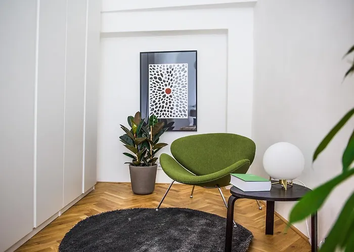 Lazenska N4 Hotel apartamentowy 4*