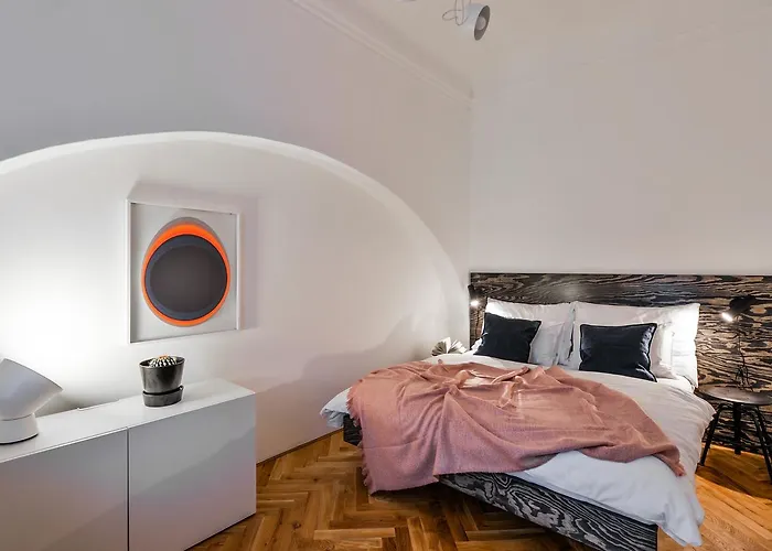 Lazenska N4 Hotel apartamentowy 4*